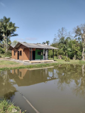 Casa de campo agradável com churrasqueira.